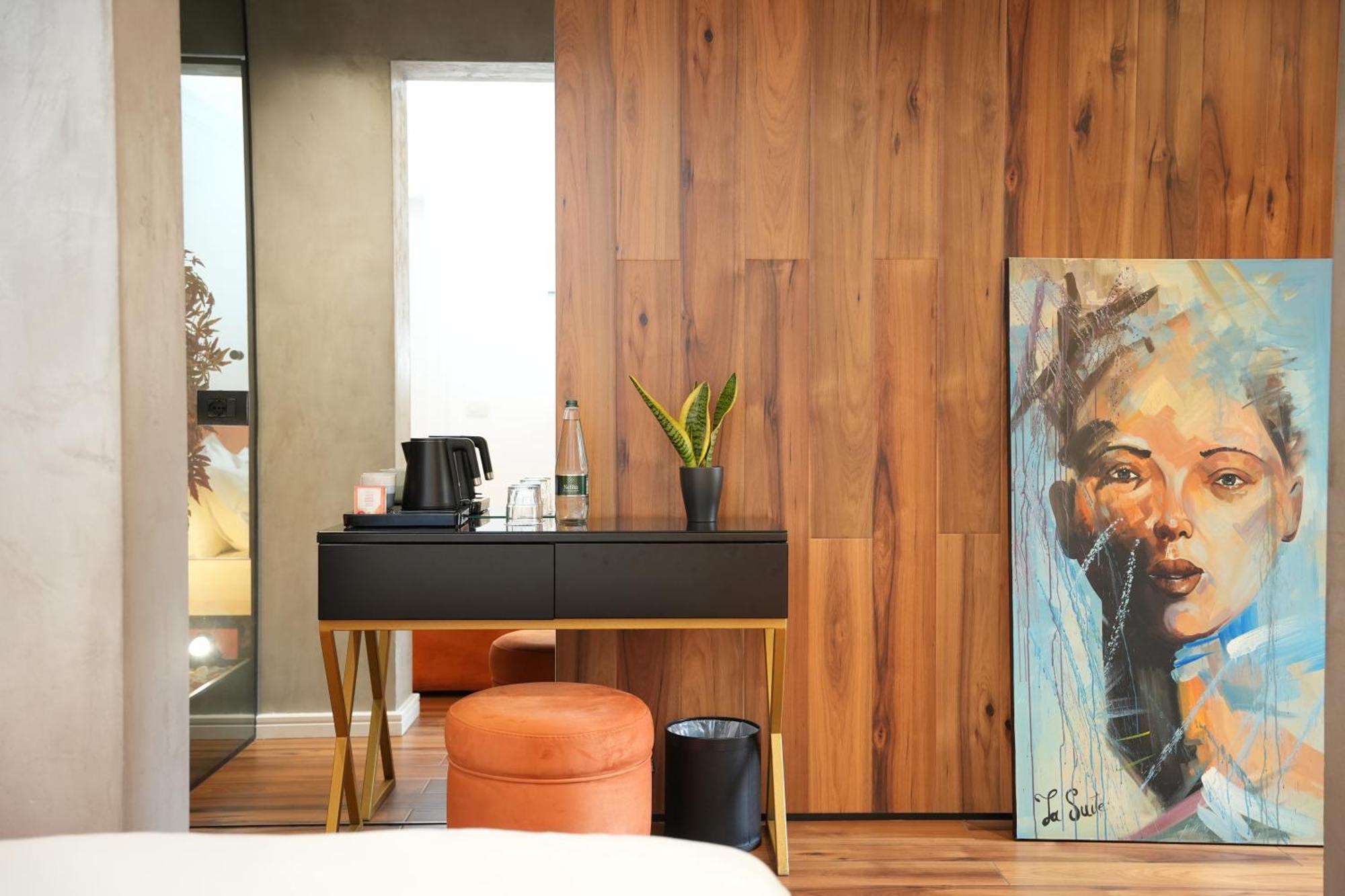La Suite Boutique Hotel Tiranë Luaran gambar