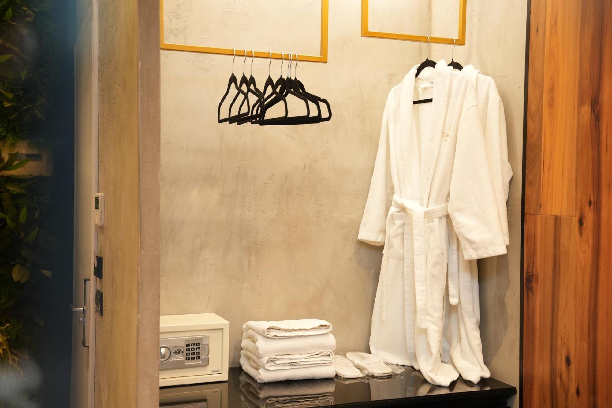 La Suite Boutique Hotel Tiranë Luaran gambar