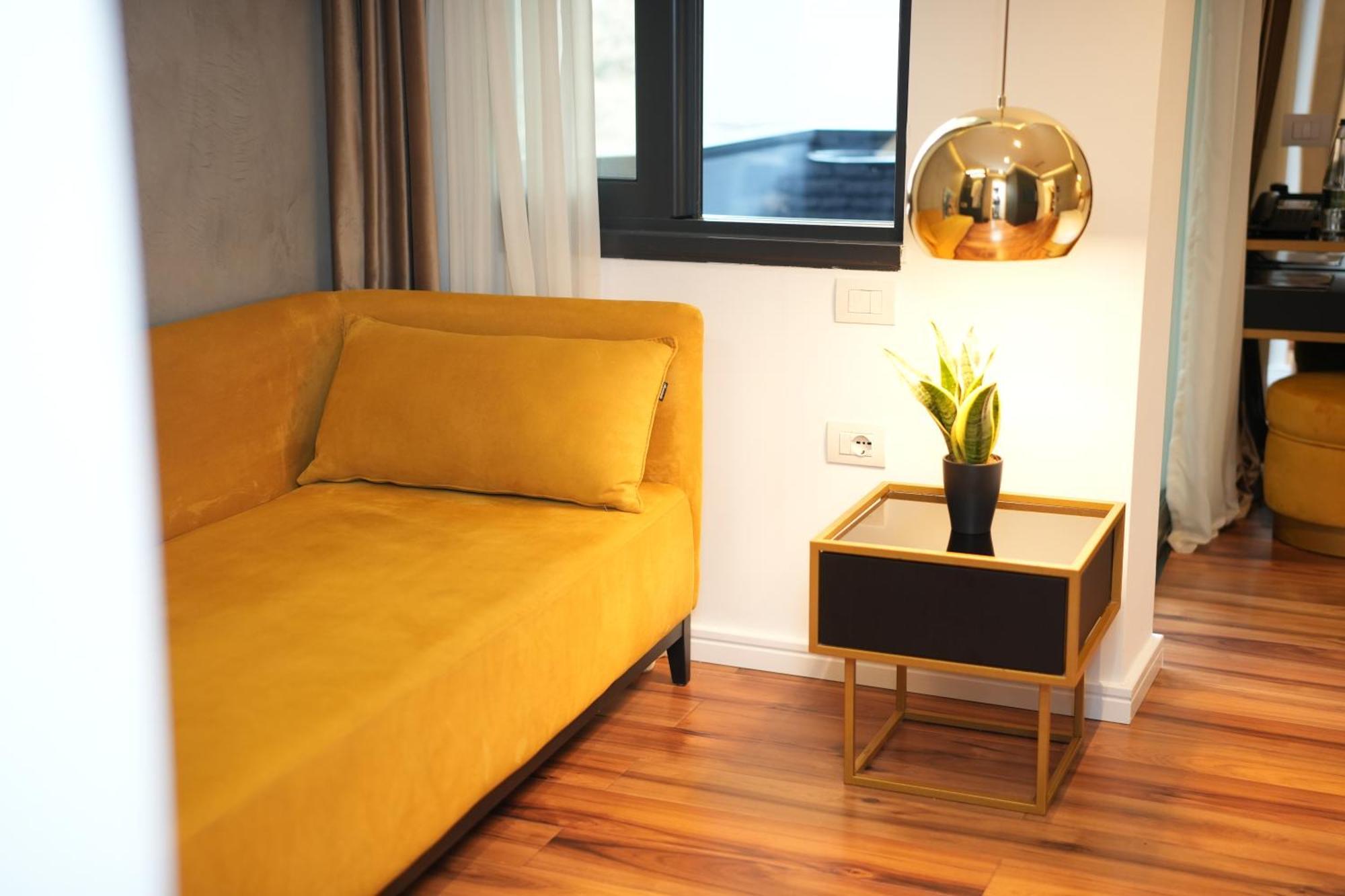 La Suite Boutique Hotel Tiranë Luaran gambar